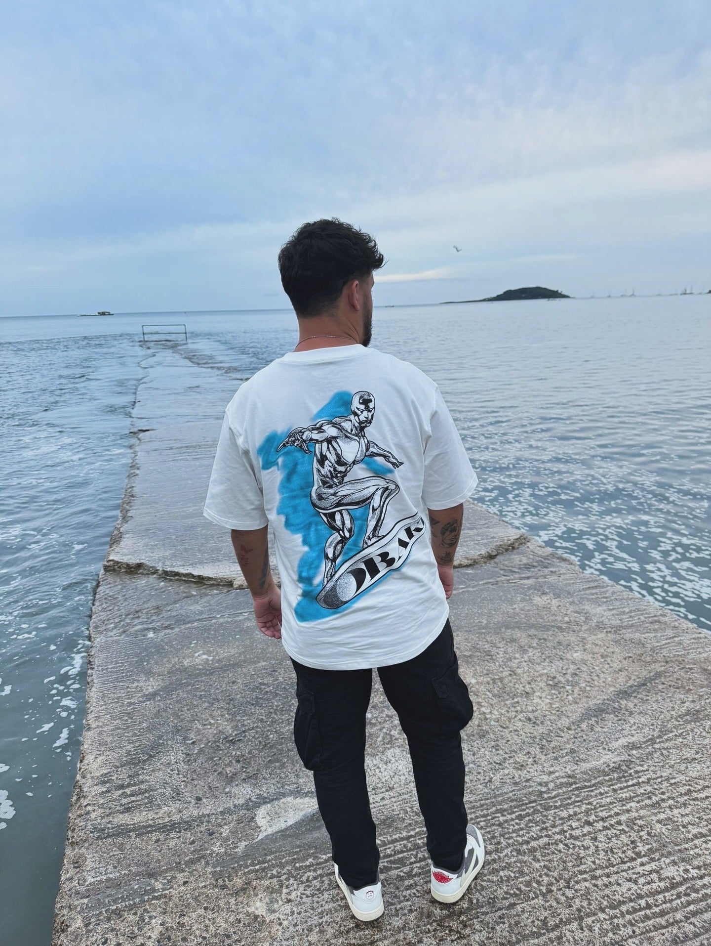 Lone Wanderer (White)